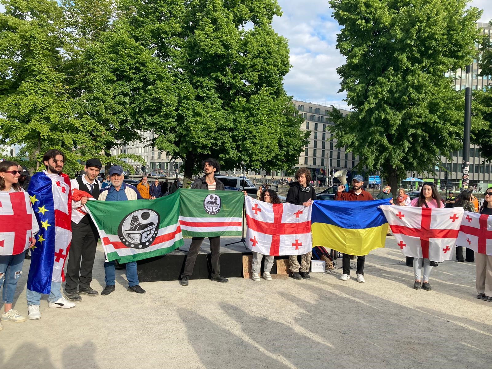 Марш в Берлине в поддержку Грузии