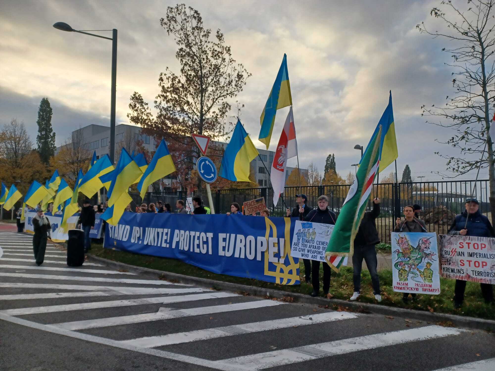 Поддержать министра обороны Украины в НАТО