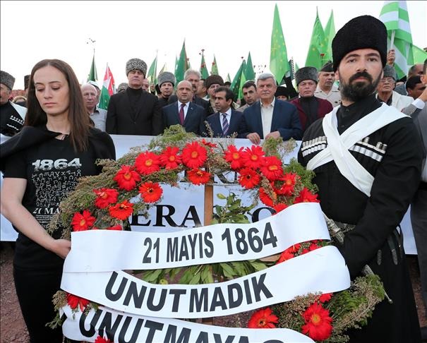 Черкесы в Турции отмечают годовщину систематического массового убийства, этнической чистки и изгнания своего народа Российской империей в 1864 году (Источник: Worldbulletin.net)